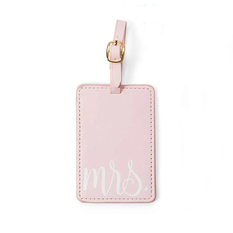 Étiquette de Bagage Brodée Mr & Mrs - Accessoire de Voyage Personnalisé, Porte-Nom et Adresse pour Valises, Pendentif Élégant VIP - La Maison Cozy