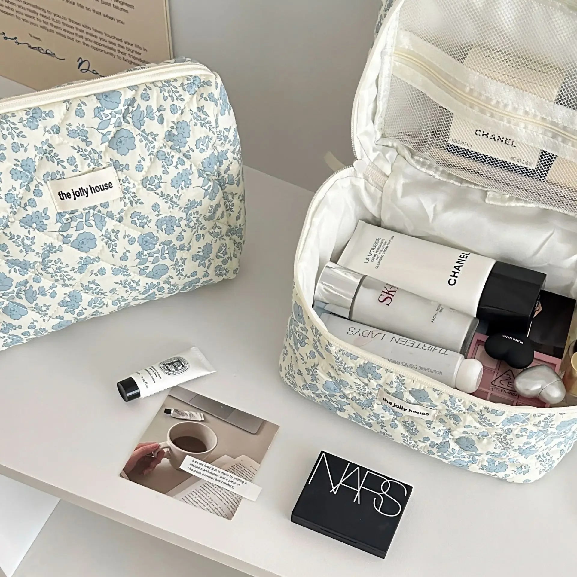 Grande Trousse de Maquillage à Motifs Floraux - Capacité Spacieuse et Portable - La Maison Cozy