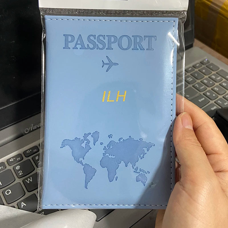 Housse de Passeport Personnalisée avec Nom – Portefeuille de Voyage en Similicuir, Personnalisable, Porte-Cartes - La Maison Cozy