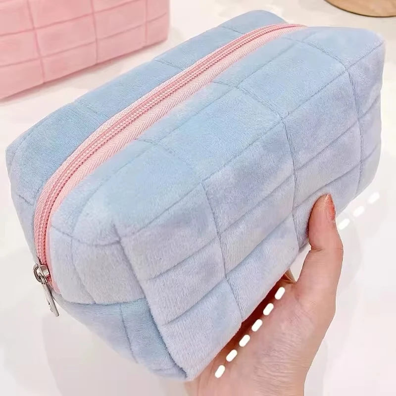 Trousse de Rangement en Fourrure Douce pour Femme - Grande Capacité avec Fermeture Éclair - La Maison Cozy