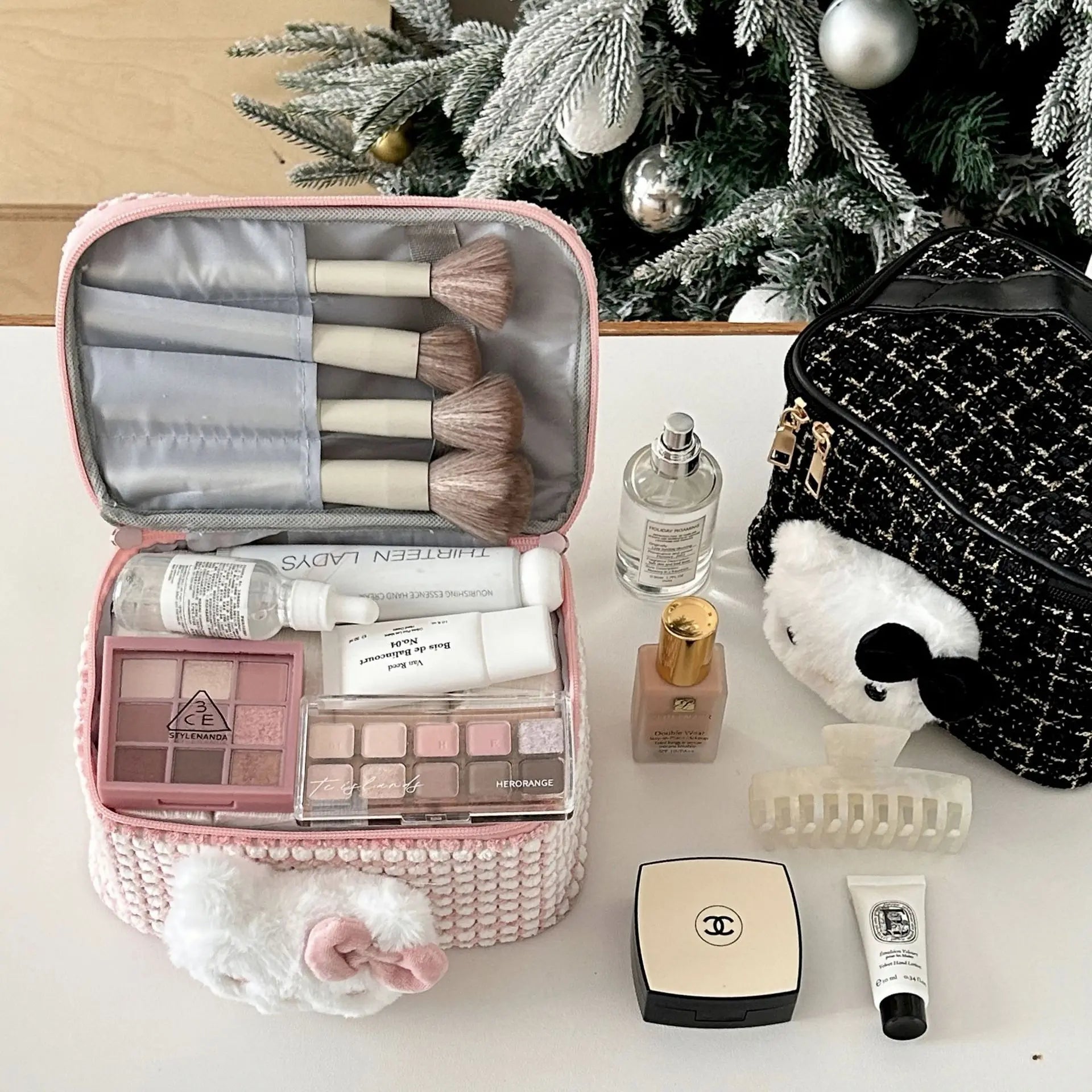 Trousse de Maquillage Mignonne pour Femmes, Sac de Rangement Portable à Grande Capacité, Sac de Voyage pour Soins Personnels - La Maison Cozy