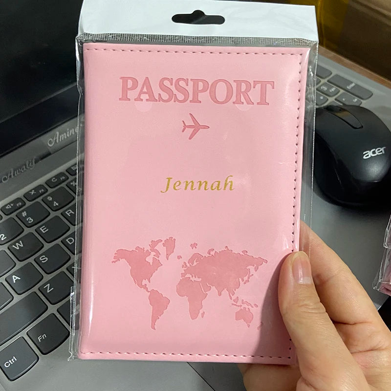 Housse de Passeport Personnalisée avec Nom – Portefeuille de Voyage en Similicuir, Personnalisable, Porte-Cartes - La Maison Cozy