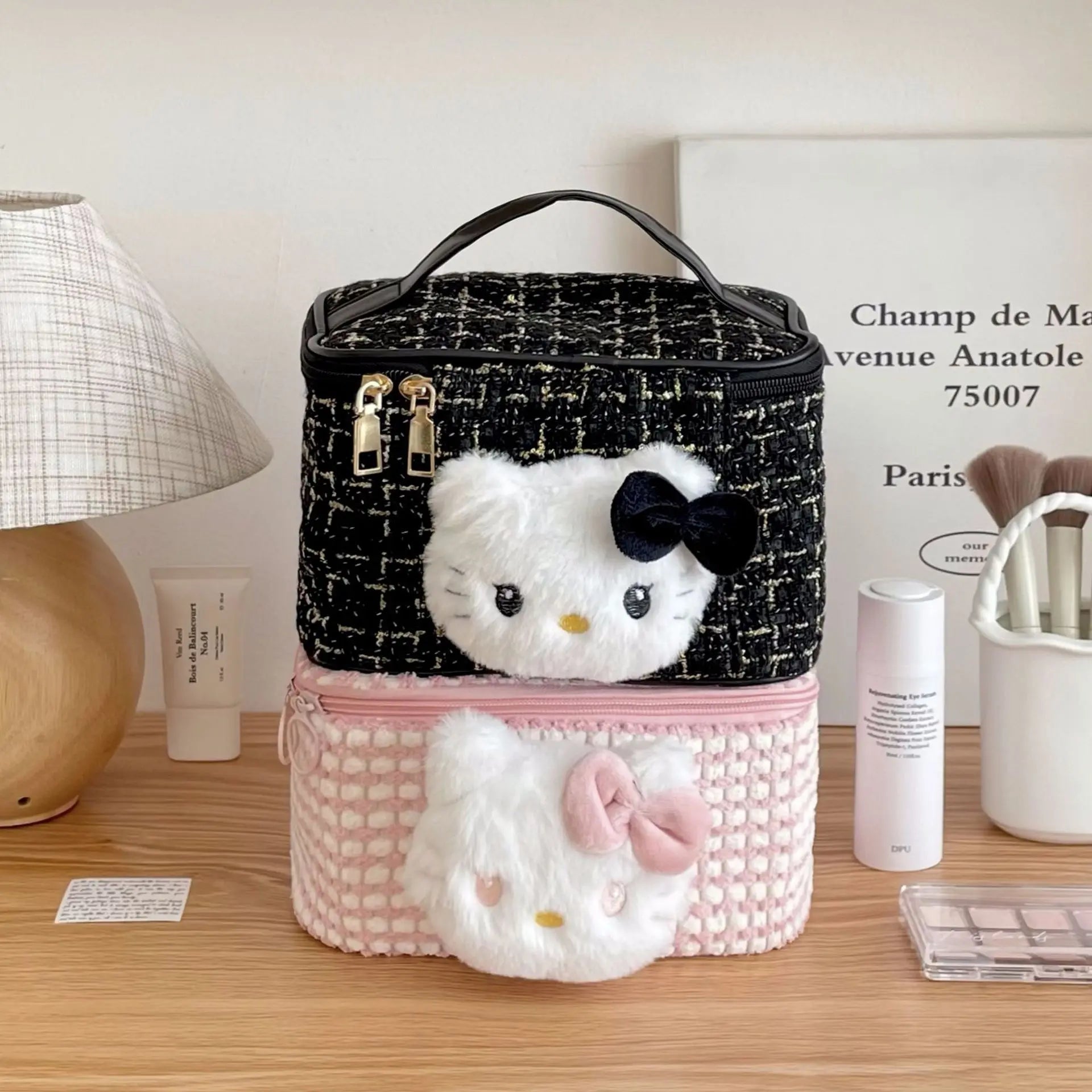 Trousse de Maquillage Mignonne pour Femmes, Sac de Rangement Portable à Grande Capacité, Sac de Voyage pour Soins Personnels - La Maison Cozy