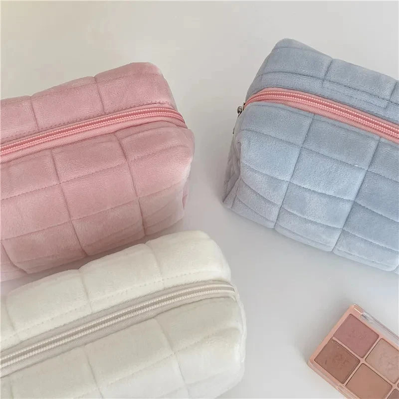 Trousse de Rangement en Fourrure Douce pour Femme - Grande Capacité avec Fermeture Éclair - La Maison Cozy