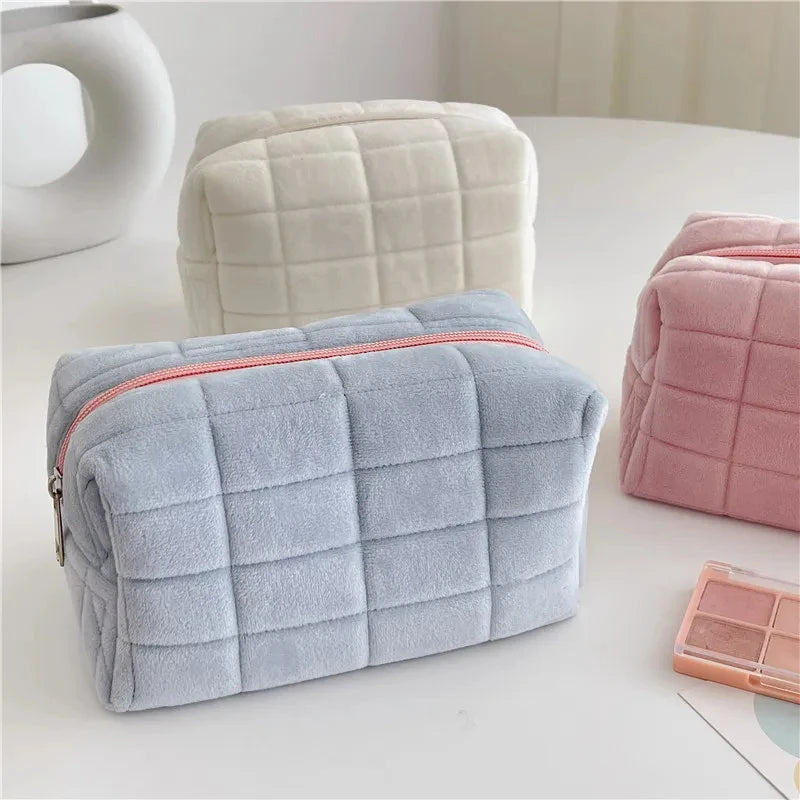 Trousse de Rangement en Fourrure Douce pour Femme - Grande Capacité avec Fermeture Éclair - La Maison Cozy