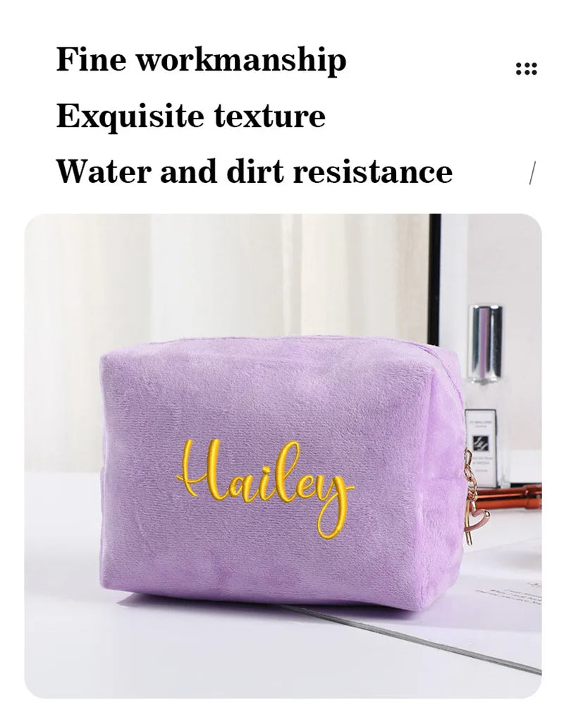 Trousse de Maquillage Personnalisée avec Broderie en Flanelle – Sac de Rangement en Velours à Grande Capacité avec Logo Personnalisé, Cadeau de Mariage ou d'Anniversaire - La Maison Cozy