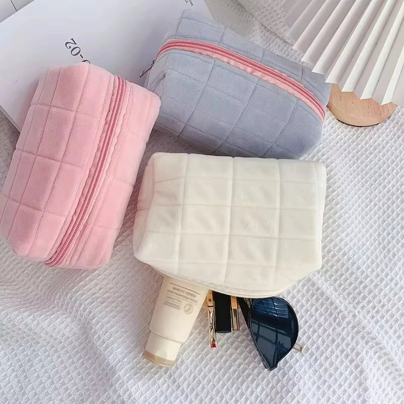 Trousse de Rangement en Fourrure Douce pour Femme - Grande Capacité avec Fermeture Éclair - La Maison Cozy