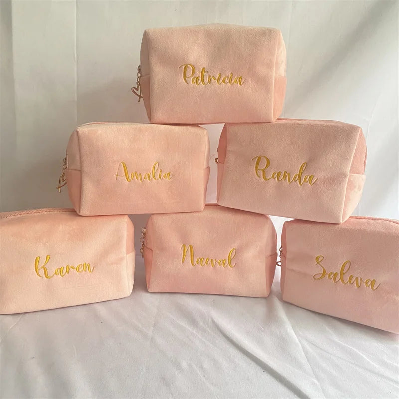 Trousse de Maquillage Personnalisée avec Broderie en Flanelle – Sac de Rangement en Velours à Grande Capacité avec Logo Personnalisé, Cadeau de Mariage ou d'Anniversaire - La Maison Cozy