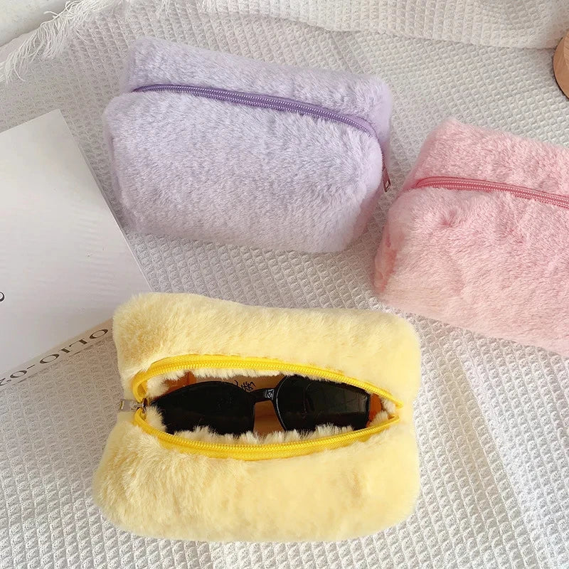 Trousse de Rangement en Fourrure Douce pour Femme - Grande Capacité avec Fermeture Éclair - La Maison Cozy