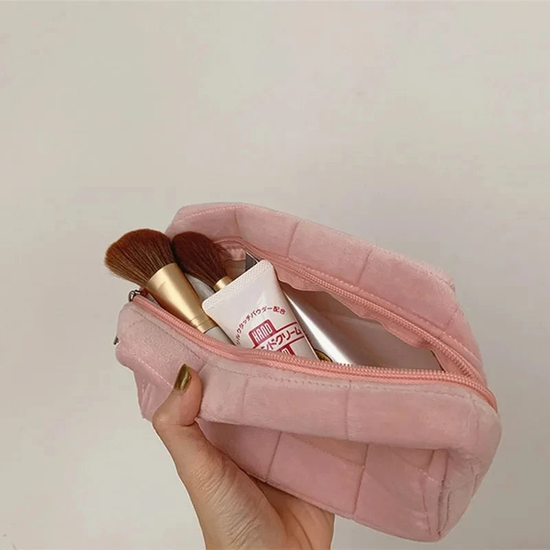 Trousse de Rangement en Fourrure Douce pour Femme - Grande Capacité avec Fermeture Éclair - La Maison Cozy